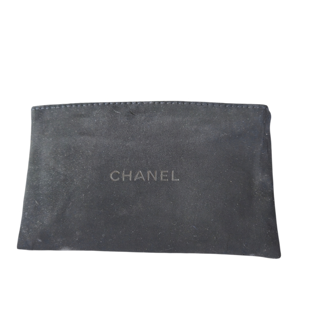 CHANEL Blue Quilted Card Holder with Gold Logo - Picture 7 of 7